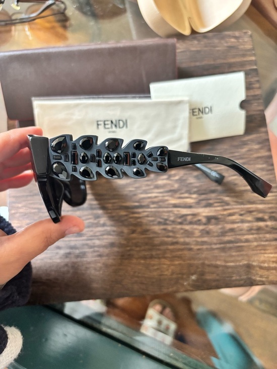 Fendi Black Oversized Cat-Eye Sunglasses main image 6